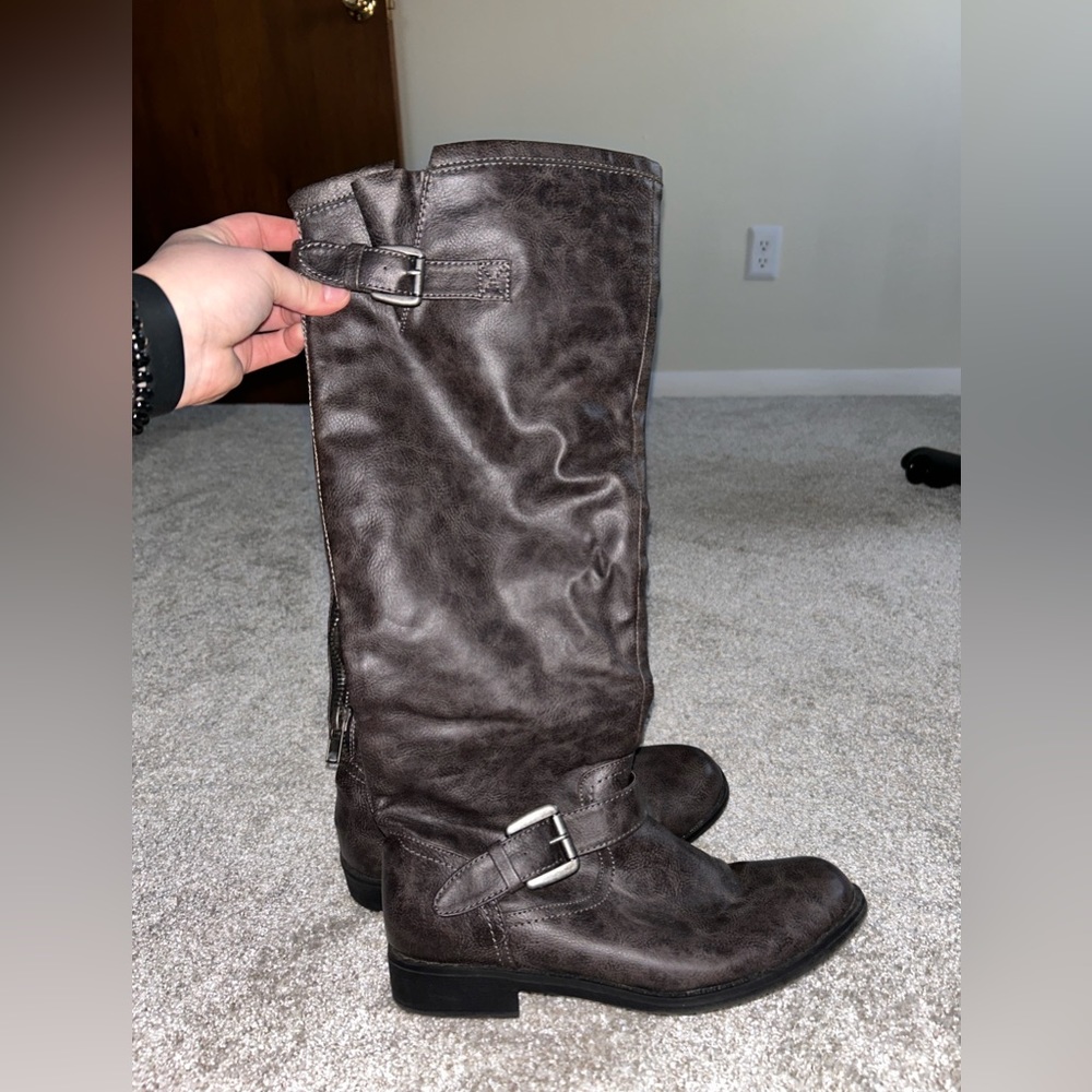 LIKE NEW! Knee High Boots -GREY